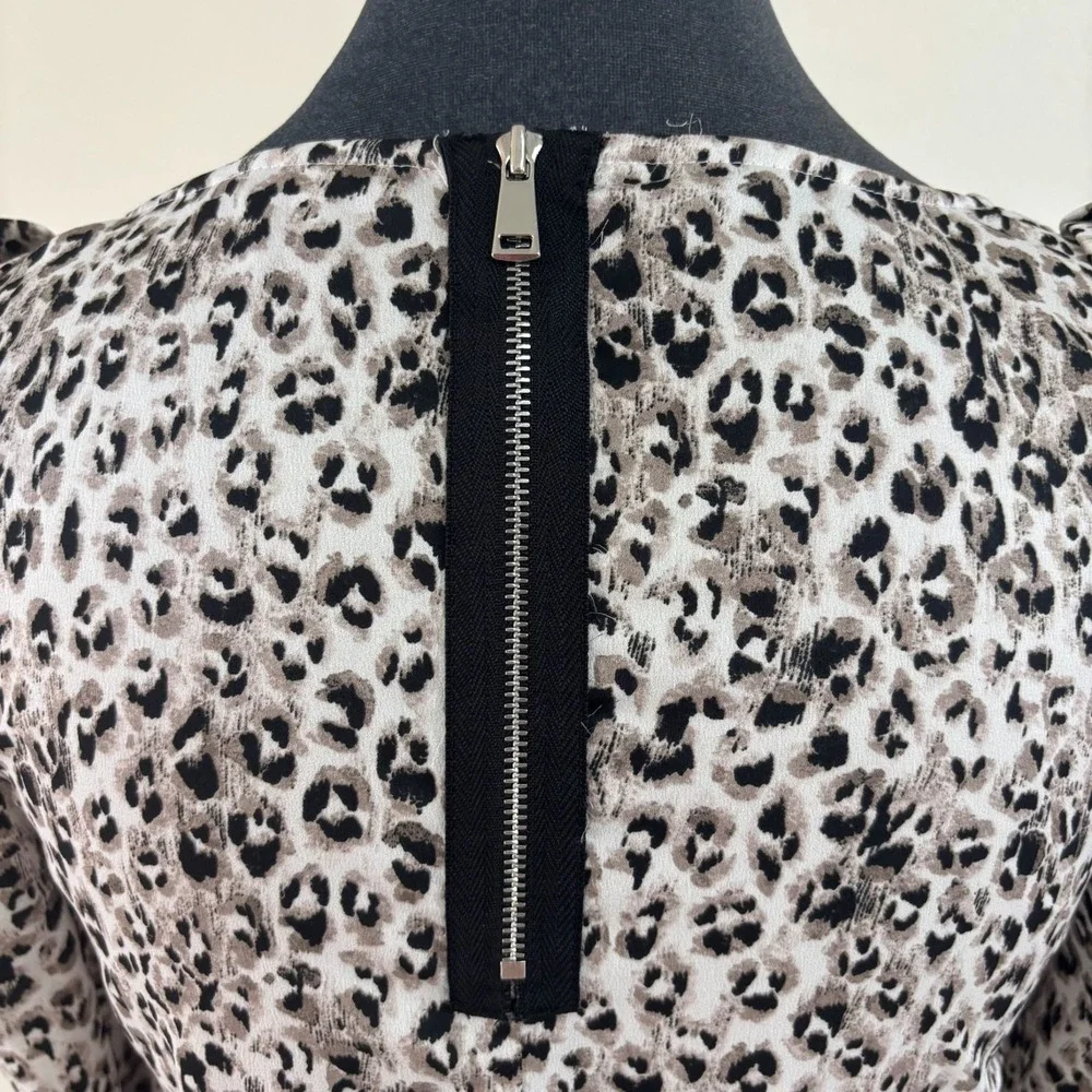 Ann Taylor Leopard Print Scoop Neck Feminine Chic‎ Sensual Blouse Back Zipper 2 - Picture 3 of 11